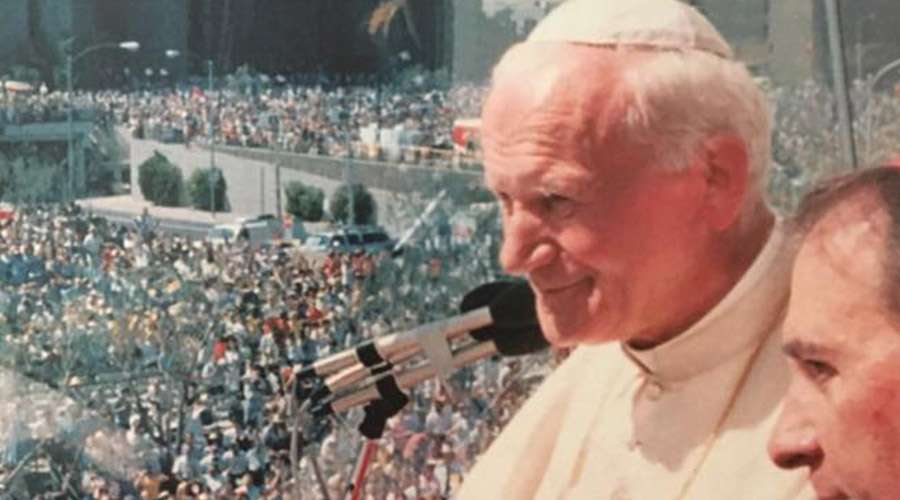 https://arquimedia.s3.amazonaws.com/256/noticias/juanpabloii-wikimedia-281019jpg.jpg