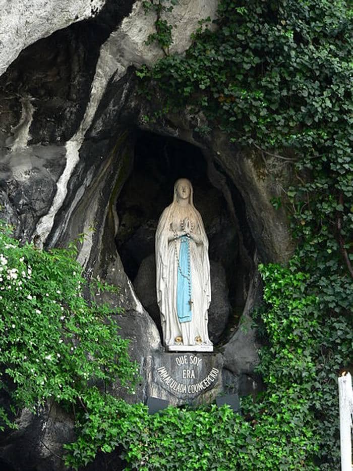 https://arquimedia.s3.amazonaws.com/264/iglesia-2019/virgenlourdesjpg.jpg