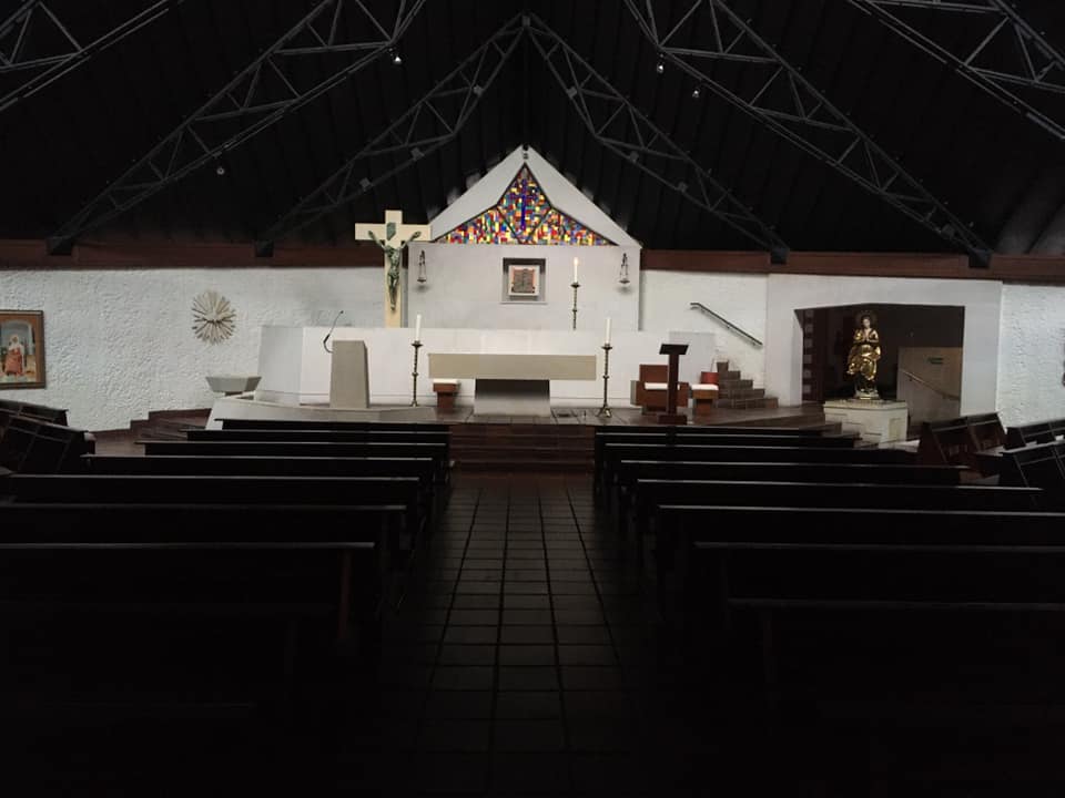 https://arquimedia.s3.amazonaws.com/264/publicaciones/templo-cerrado-2jpg.jpg