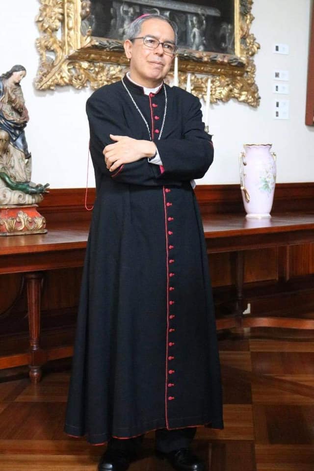 https://arquimedia.s3.amazonaws.com/264/publicaciones/monsenor-rueda-2jpg.jpg