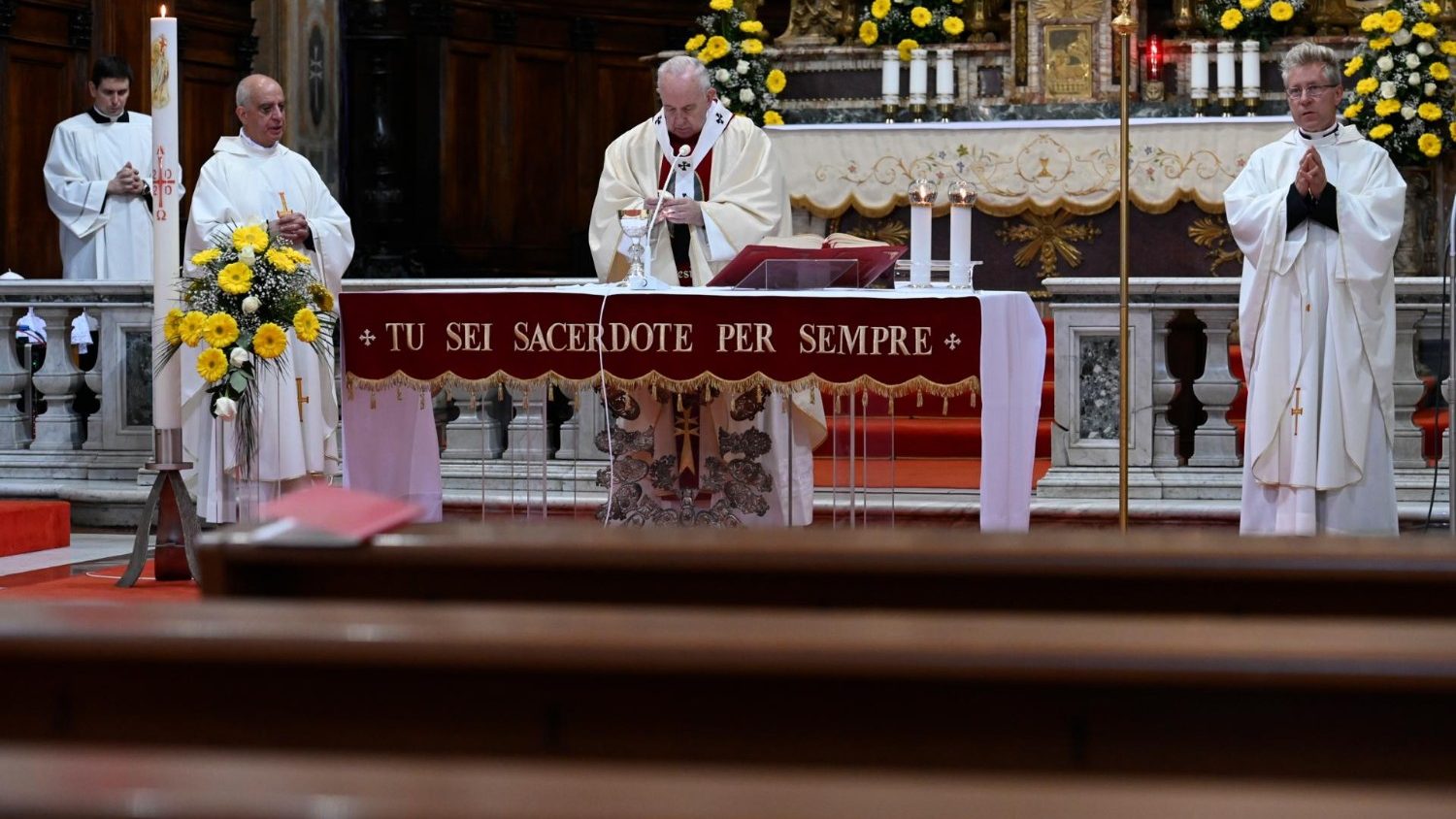 https://arquimedia.s3.amazonaws.com/63/sacerdotes/papa-misericirdiajpeg.jpeg