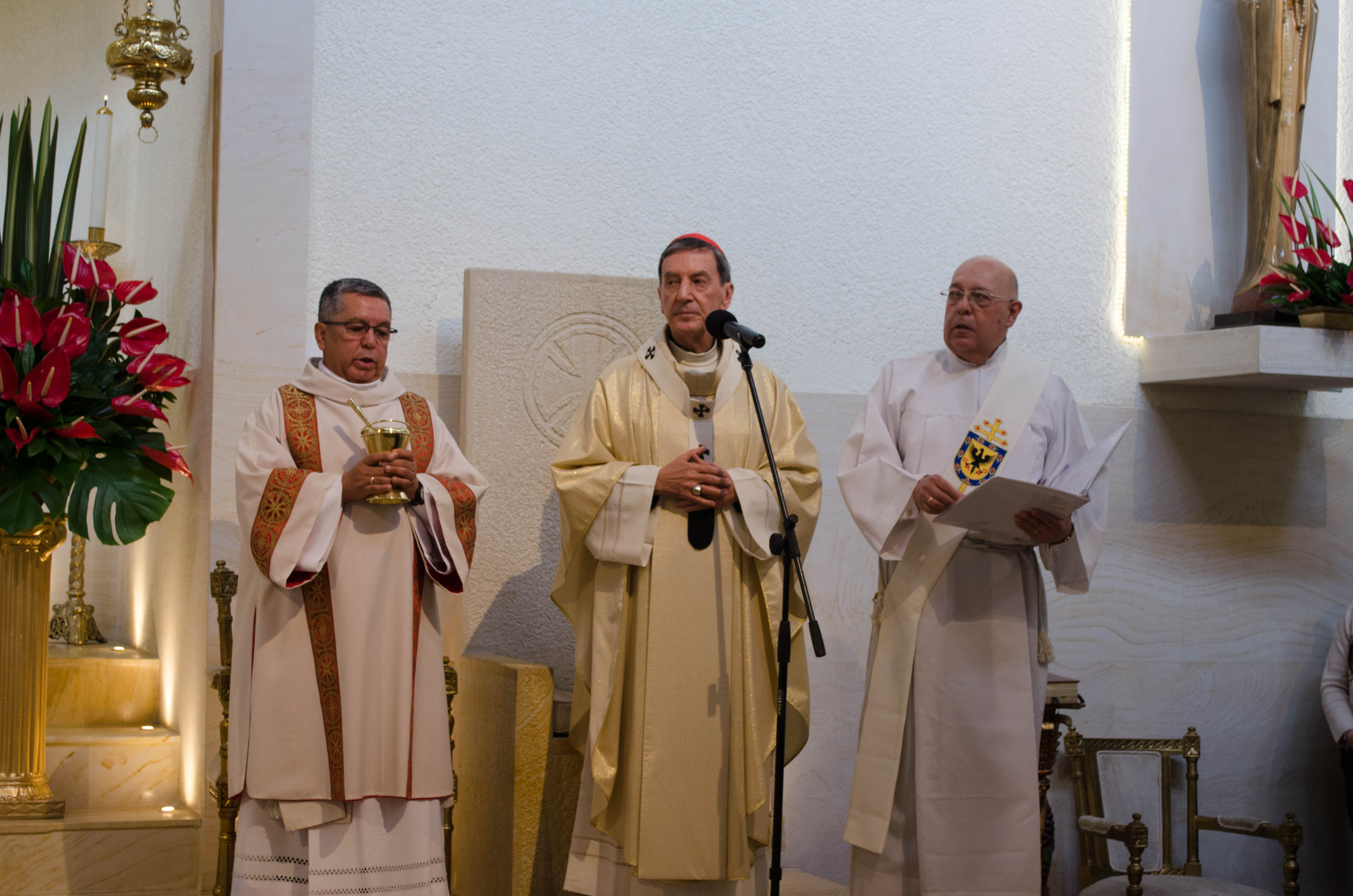 https://arquimedia.s3.amazonaws.com/27/imagenes-parroquia/visita-cardenaljpg.jpg
