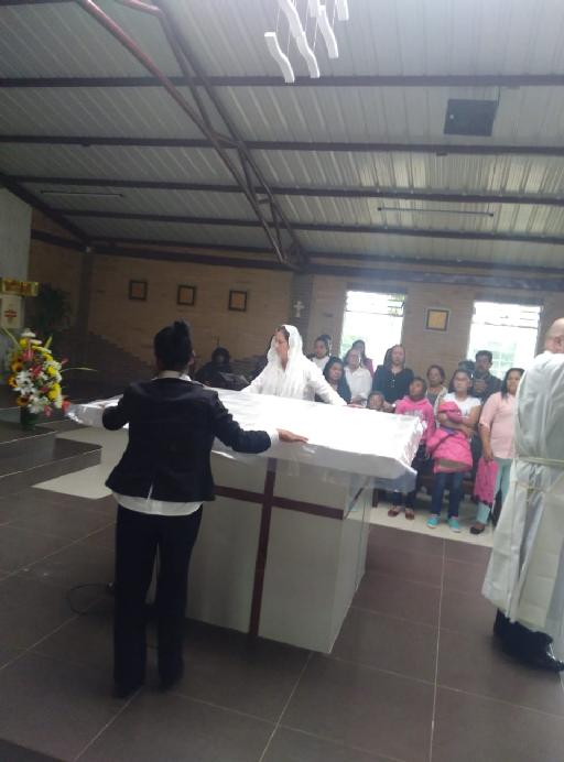 Plastico Plastico Altar